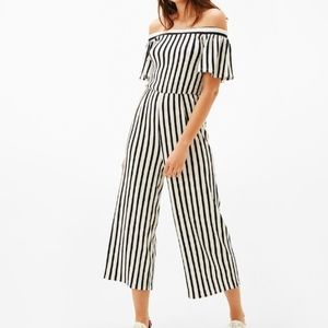 Bershka off the shoulder striped jumpsuit!
